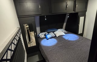 AR's 2022 coachmen freedom express 258bhs