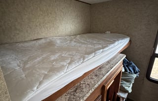 Luxury Bunkhouse Camper – Pet & Family Friendly