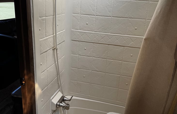 Full bath with shower/tub