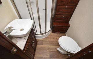 "BEAUTIFUL" 2018 Georgetown 38 ft Luxury RV