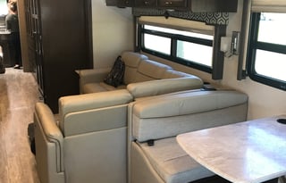 2020 Thor Motor Coach 35M