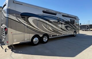 Ethel - Luxury RV Vacay