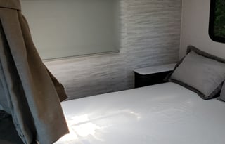 32ft 2023 Conquest Class-C RV - Pet Friendly!