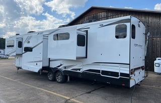2022 Jayco North Point 382FLRB