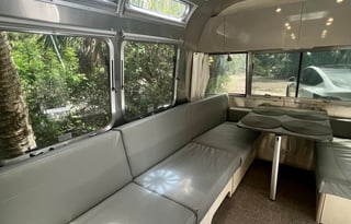 2021 Airstream Flying Cloud 23' RB Bunk