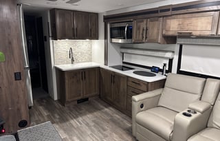 Entegra Accolade XT 35L - Adventure awaits