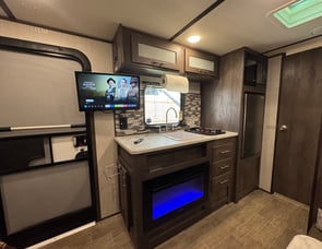 Dutchmen RV Coleman 17B