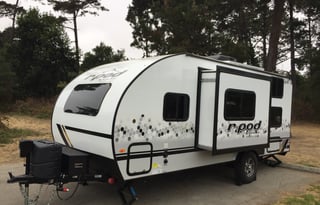 FROG POD**WE TOW & SET-UP FOR U**SOLAR POWERED