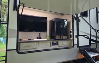 2023 Keystone Avalanche 378 BH