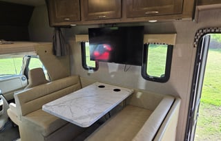 Kid's-Dream| Bunk Beds + 2 Queens + Outdoor Shower