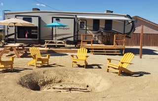 2017 2 Bed/2 Full Ba 43' 5th Wheel + Pool and Hot Tub Option + 2 Bed / 2 Ba House Option