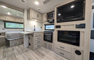 Flagstaff Micro Lite | Modern and cozy w/ 2 slides