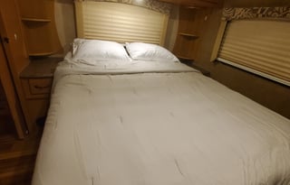 2014 Coachmen RV Freelander 28DS chevy 4500