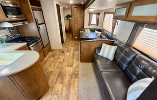 2018 Forest River Salem 30KQBSS **Separate Bunk**