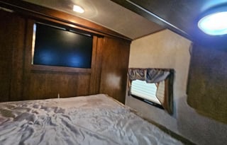 Spacious BunkHouse For Your Family Fun Event!!