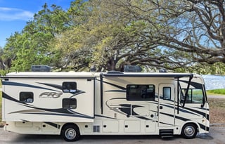 GLAMPING ALERT! Beautiful 2021 Forest River RV
