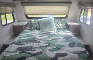 HAPPY CAMPER  2020 NOBO New Bed/Newly Upholstered