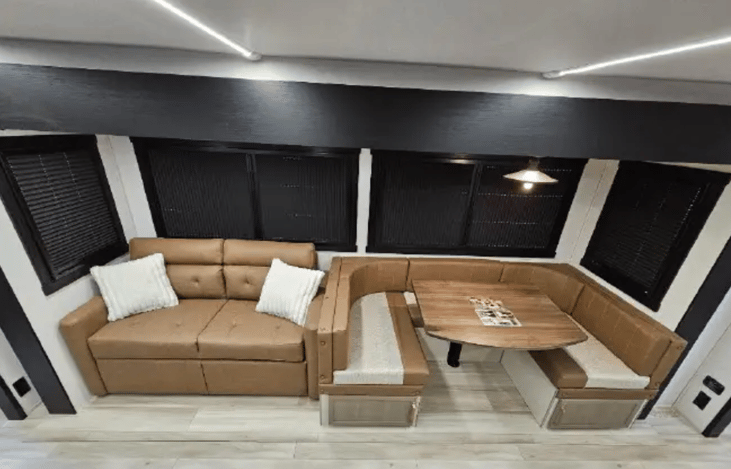 Tons of seating and U shaped dinette