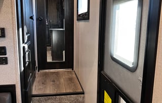 2021 Highland Ridge RV Silverstar XLT 427BHS