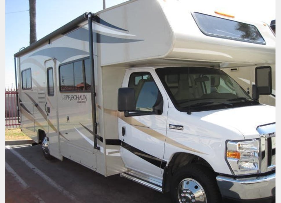 Class C Motor Home rentals in West Hills