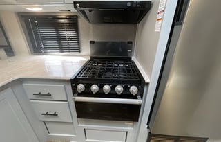 Come Vibe in the Vibe!