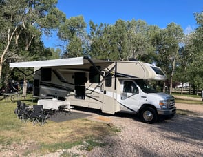 Coachmen RV Leprechaun Premier 319MB Ford 450