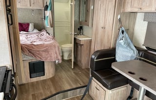 2018 Sunseeker - Class C with on-board generator!