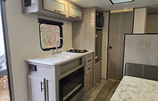 2023 Dutchmen Coleman 17b