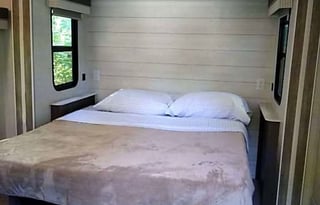 2021 (8354) Forest River RV Salem 36BHDS