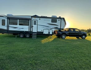 Keystone RV Montana High Country 295RL