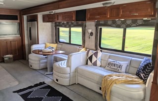 38ft Fleetwood Pace Arrow - Now this is "Glamping!" Beautiful Motorhome!