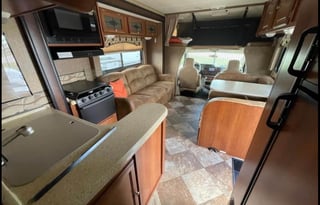2015 Coachmen RV Leprechaun 28DS Ford 450