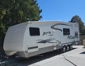 Keystone RV Raptor Predator Series 3018