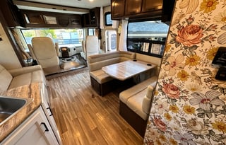 Renovated - WiFi, Pets, Jeep, Off-Grid, 24/7 Help