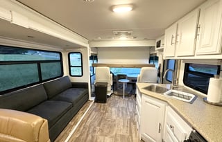 Luxury Style - 2016 Forest River Georgetown 364T