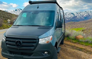 Storyteller Overland 4x4 Stealth Mode