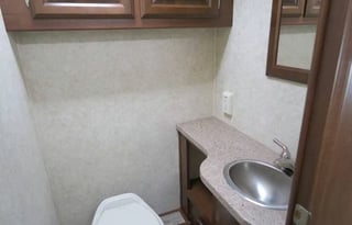 33 Georgetown GT3 LUXURY CLASS A 6 SLEEPER - Wow!