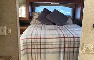 32ft Class A - Perfect Size RV