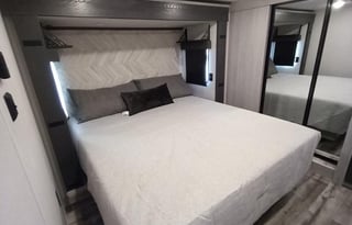 We Deliver! 2023 Montana 381TB 2 bed/2ba w Loft