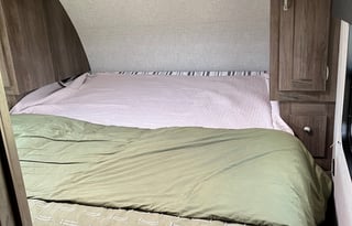 2021 EAST TO WEST Della Terra Bunk House