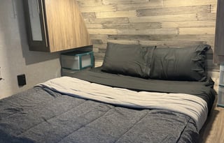 2022 Zinger 2 BR Bunkhouse - perfect for families!