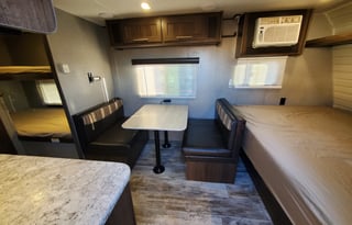 2018 CrossRoads RV Zinger Lite ZR18BH
