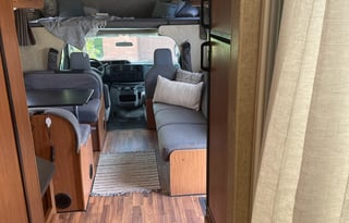 2017 Thor Motor Coach Four Winds 28A