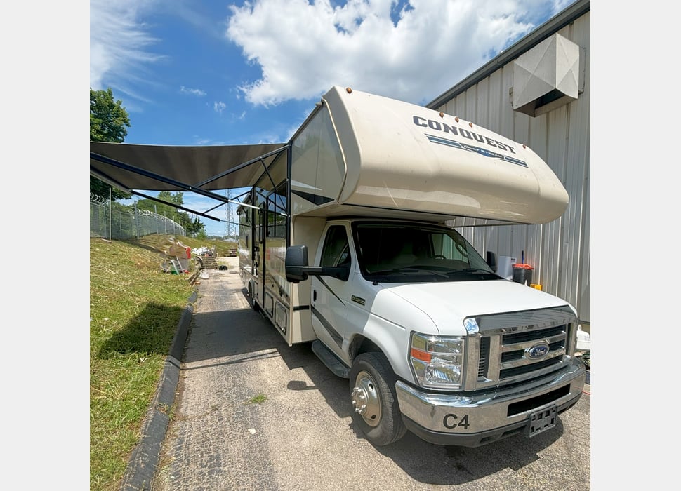 Class C Motor Home rentals in Springboro