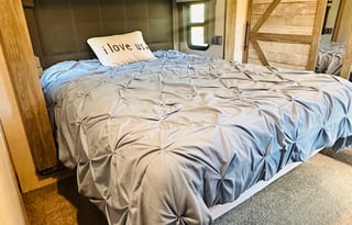 Welcome snowbirds- Perfect couples RV