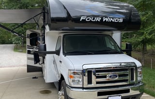 Rollin Ritz  2022 Thor Motor Coach Four Winds 31E