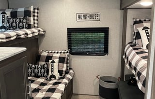 2021 Kodiak Ultra-Lite 332BHSL Huge Bunkhouse