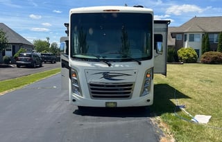 Hurricane 34R: DreamMaker.  Satellite TV