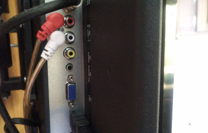 tv with hdmi audio/video and vga hookups for outside sources.. dvd, gaming, etc..