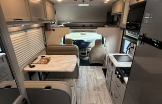 New 2026 Thor Chateau 24ft.RV-free private shuttle